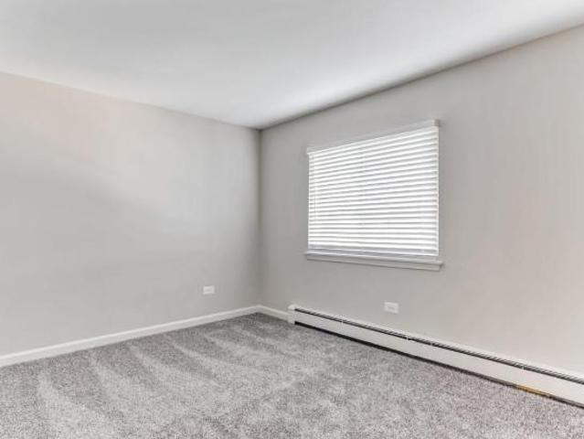 Apartment for rent in Mount Prospect, Illinois