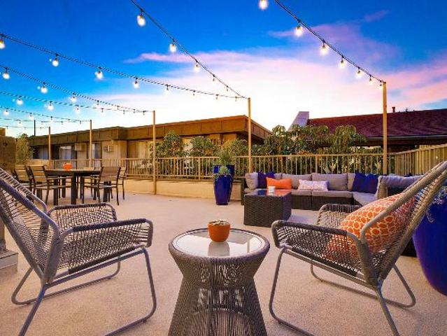 Apartment for rent in Tarzana Neighborhood Council District, Canoga Park