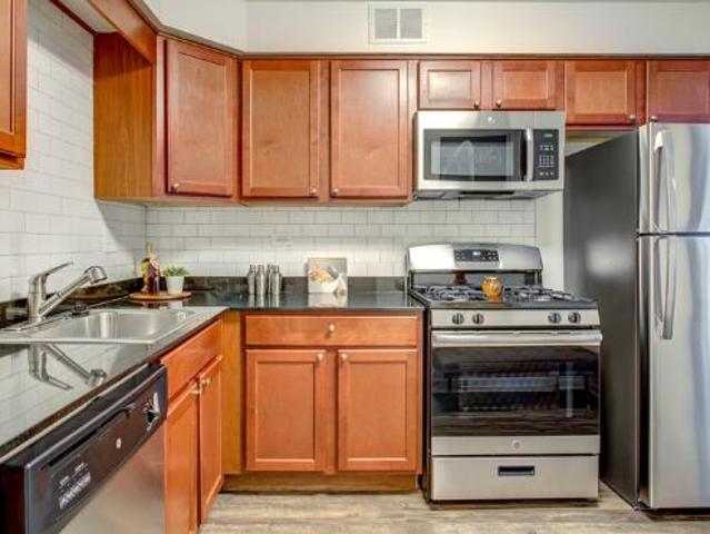 Apartment for rent in Highwood, Illinois