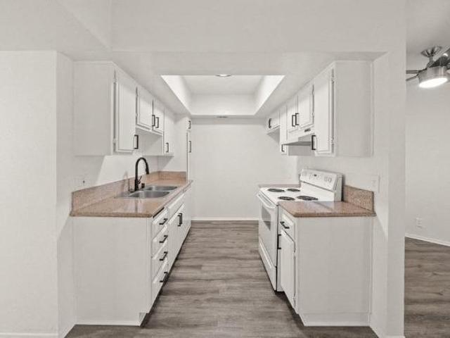 Apartment for rent in Long Beach, California