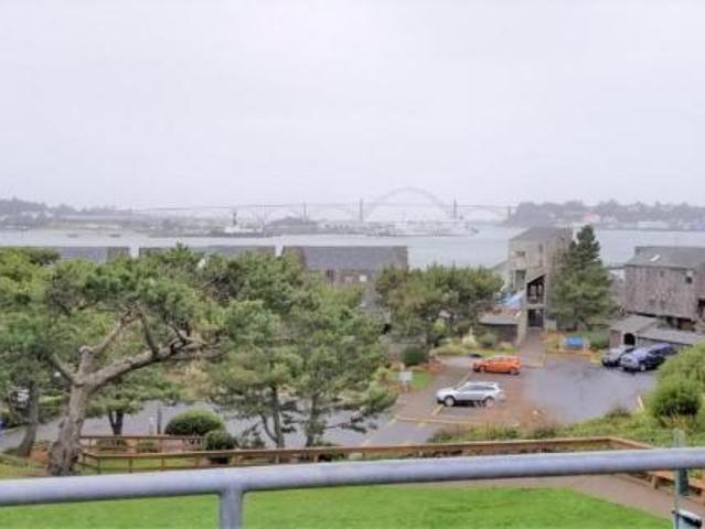 Condo for rent in Oregonia