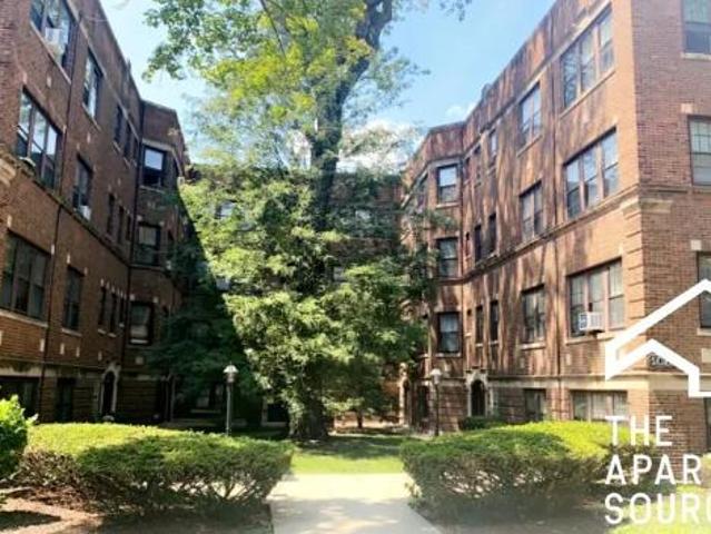 Condo for rent in Riverside, Illinois