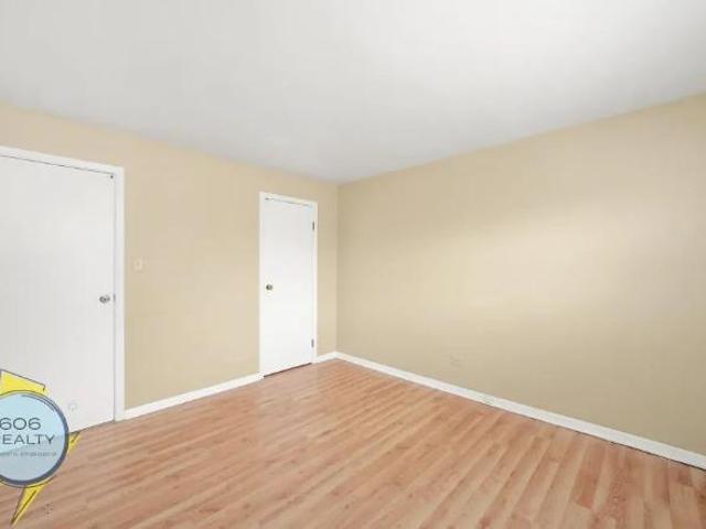 Condo for rent in Melrose Park, Illinois