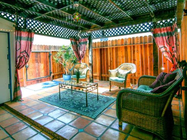 Condo for rent in Canoga Park, California