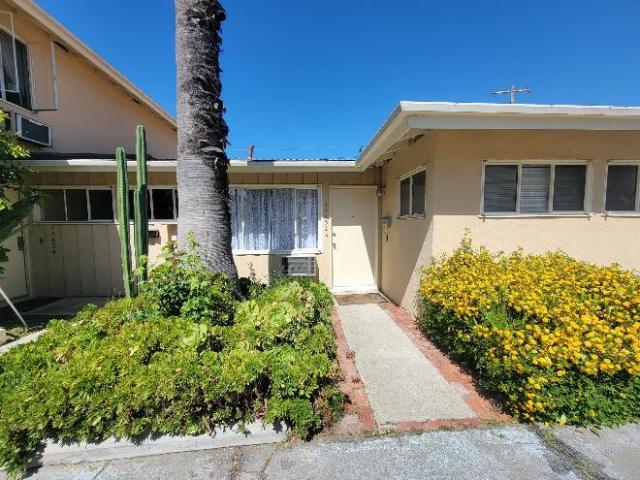 Condo for rent in Van Nuys Neighborhood Council District, Canoga Park