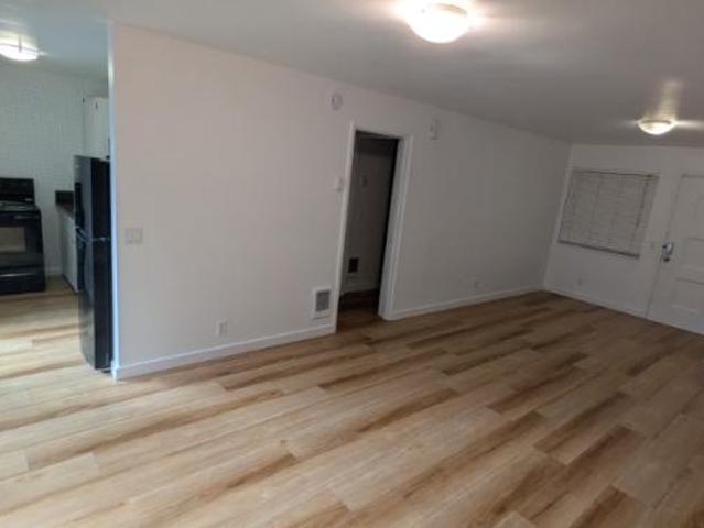 Condo for rent in Oregonia