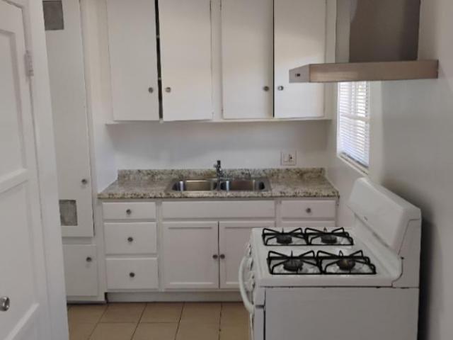 Condo for rent in Van Nuys Neighborhood Council District, Canoga Park