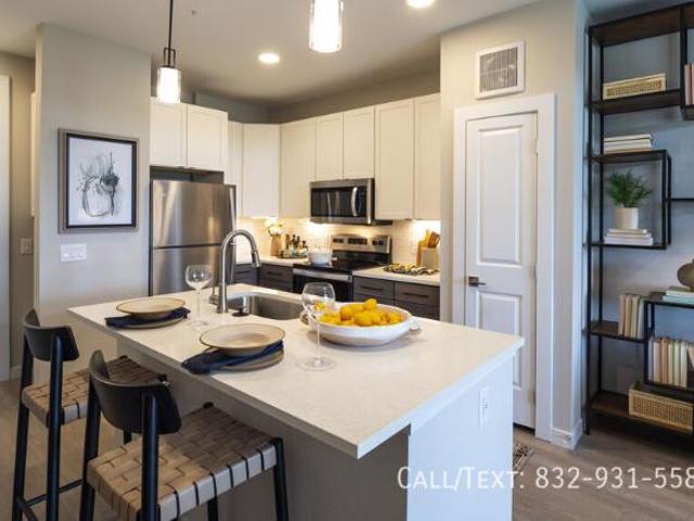 Condo for rent in Cypress