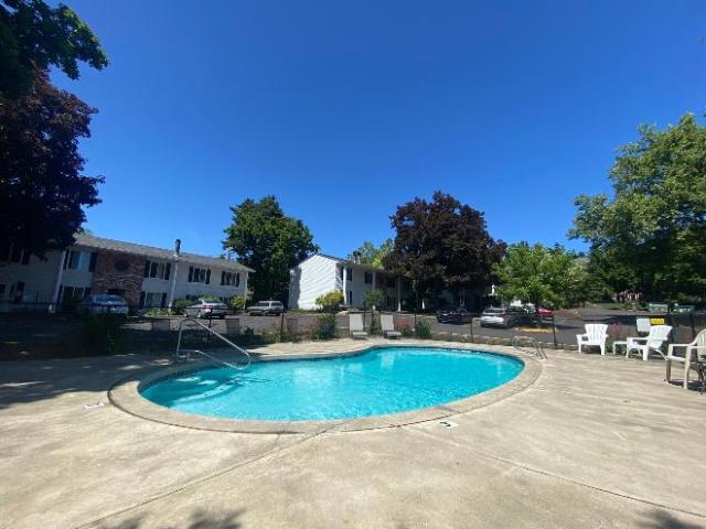Condo for rent in Oregonia