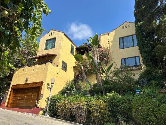 Condo for rent in Canoga Park, California