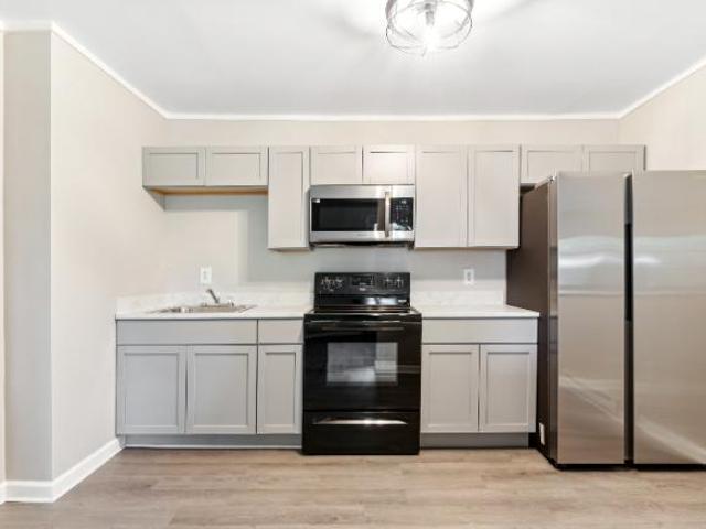 Condo for rent in Brunswick