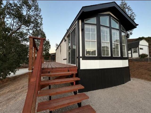 Condo for rent in Winchester, California