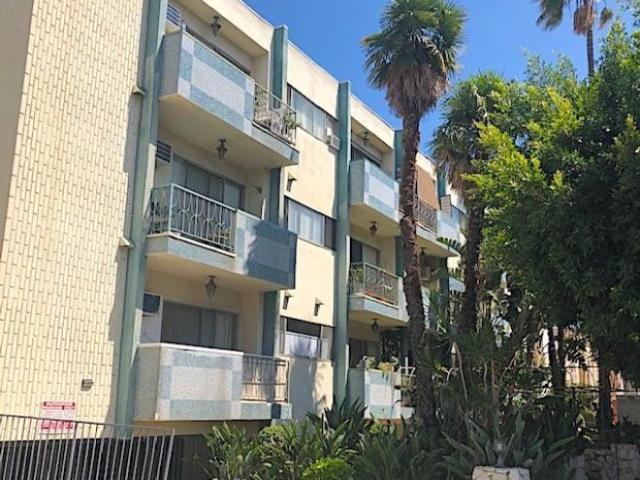 Condo for rent in Canoga Park, California
