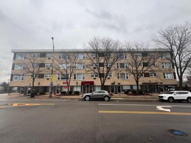 Condo for rent in Downers Grove