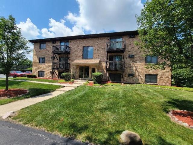 Condo for rent in Westmont, Illinois