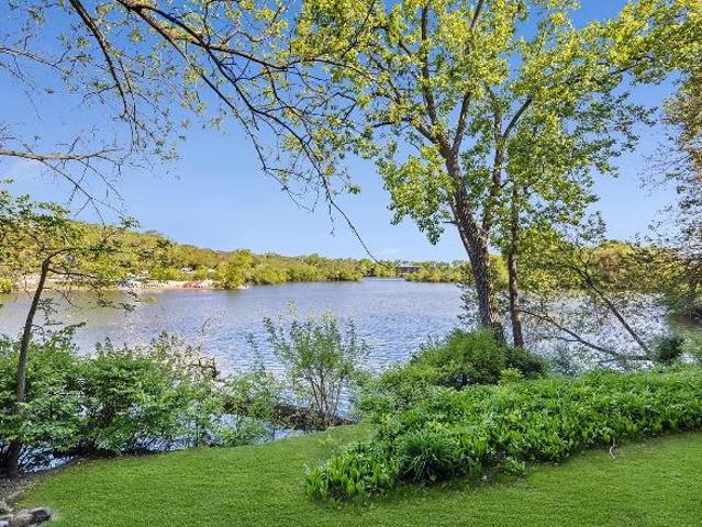 Condo for rent in Lisle, Illinois