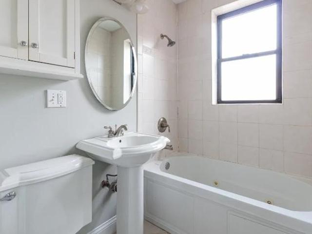 Condo for rent in Chicago Park, Illinois
