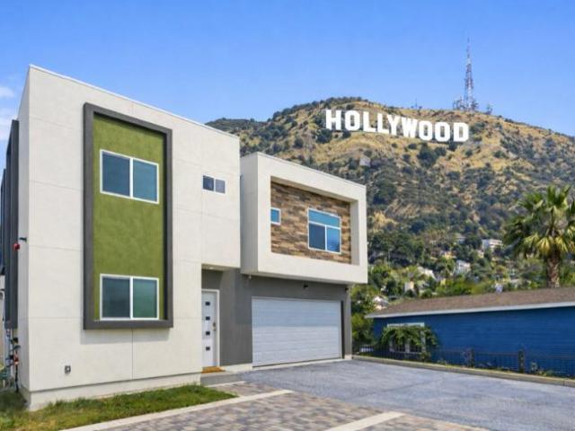Condo for rent in Canoga Park, California