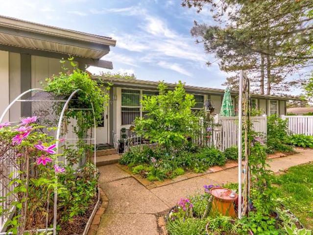 Condo for rent in Medina