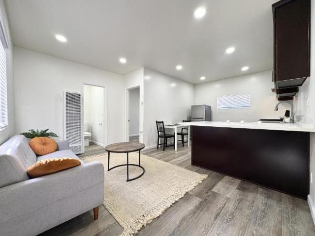 Apartment for rent in Long Beach, California