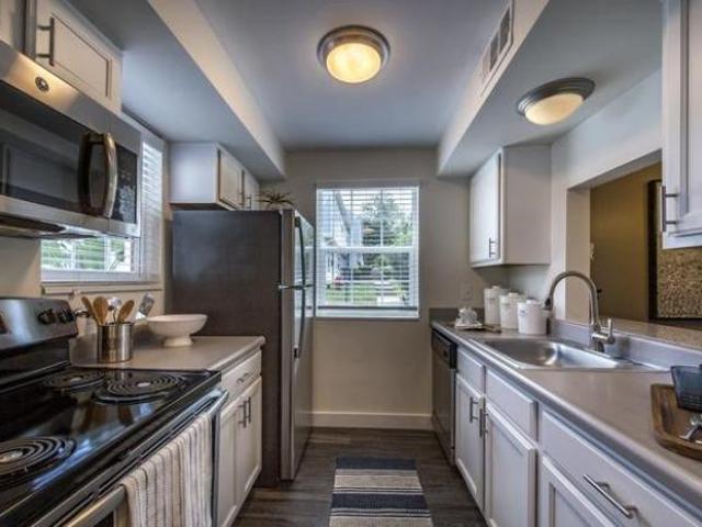 Townhouse for rent in Beverly