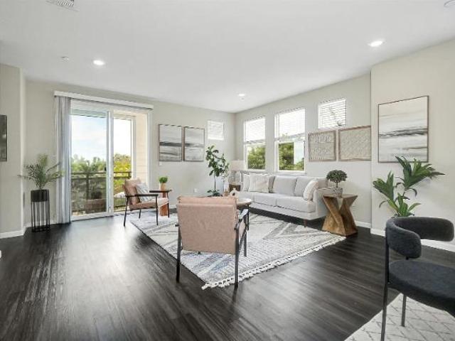 Townhouse for rent in Hayward, California