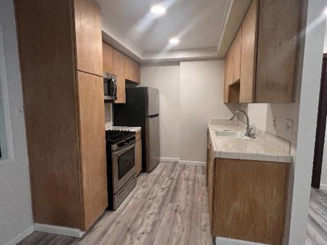 Townhouse for rent in Huntington Beach