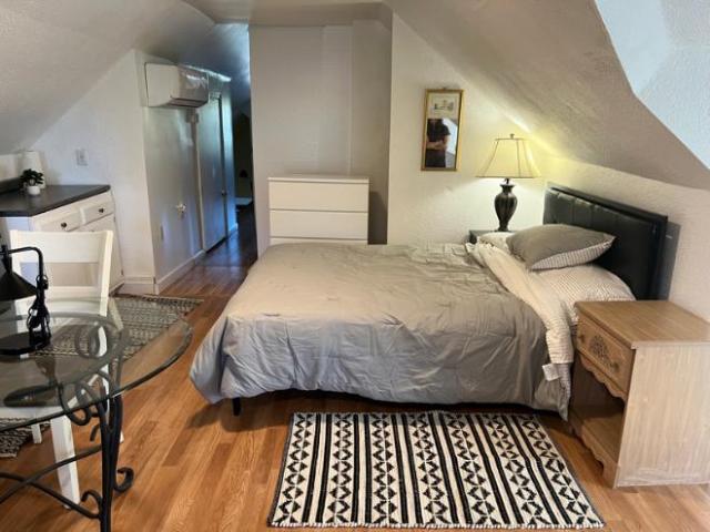 Townhouse for rent in Lowell, Massachusetts