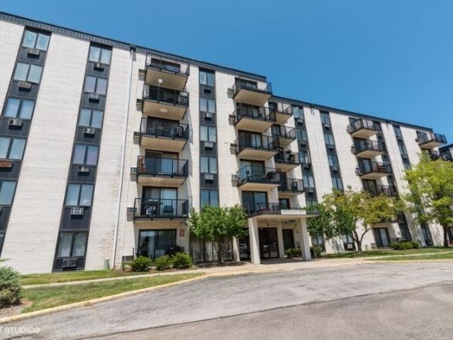 Room for rent in Niles, Cook County