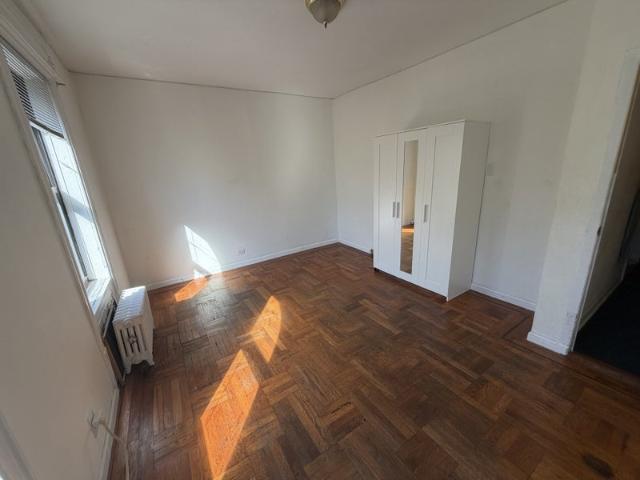 Room for rent in Arverne, New York