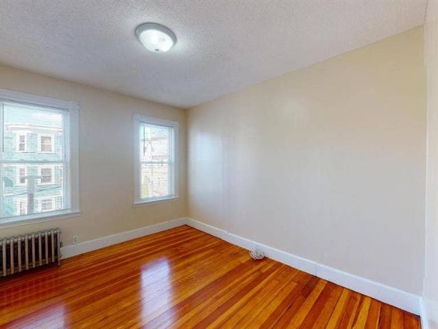 Room for rent in Roxbury, Boston