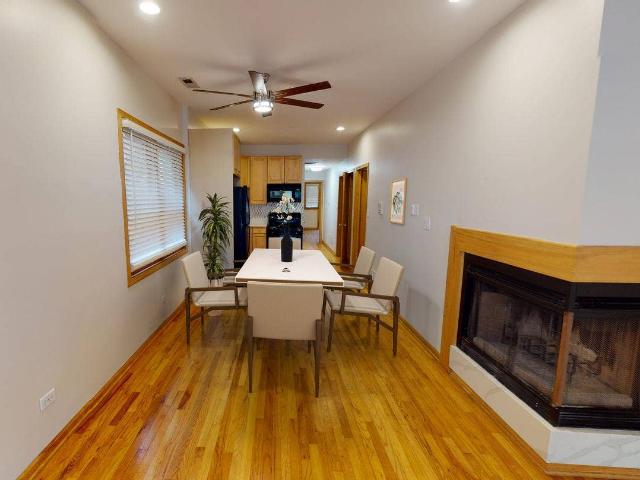 Room for rent in West Town, Chicago