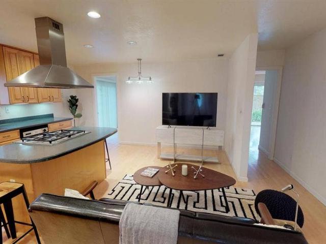 Room for rent in San Mateo, California