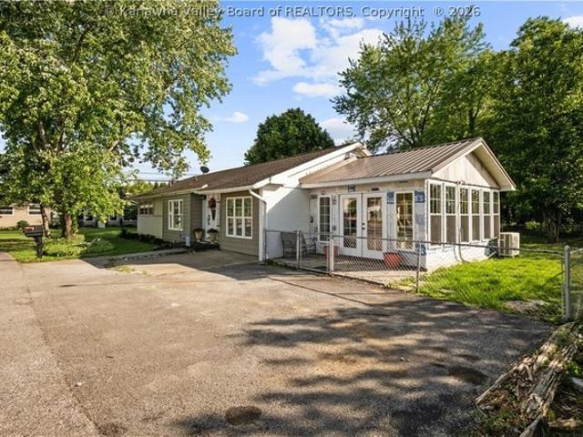 House for sale in Winfield, West Virginia