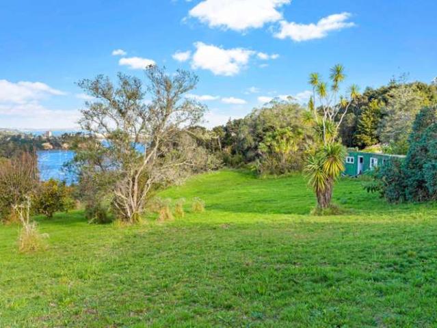 Land for sale in Paremoremo, Oroua County
