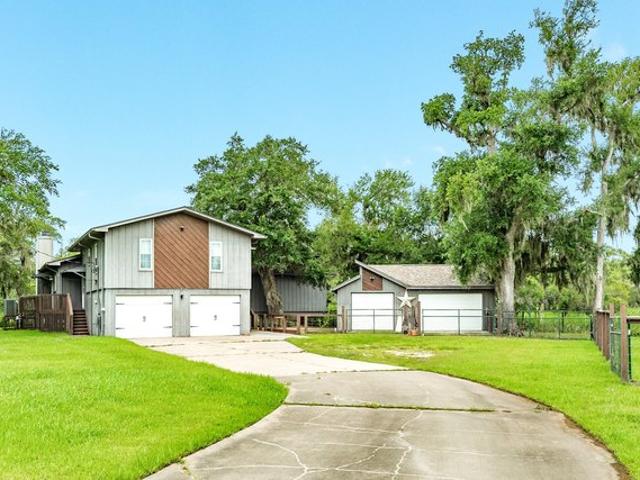 House for sale in Lake Jackson, Texas