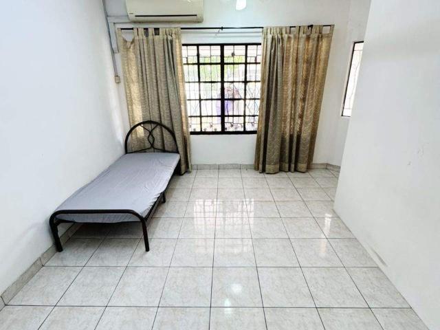 Room for rent in Petaling, Damansara Damai