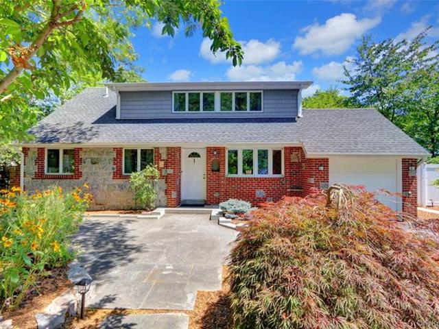 House for sale in Huntington, New York