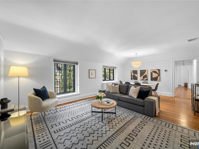 Condo for sale in Tenafly, New Jersey