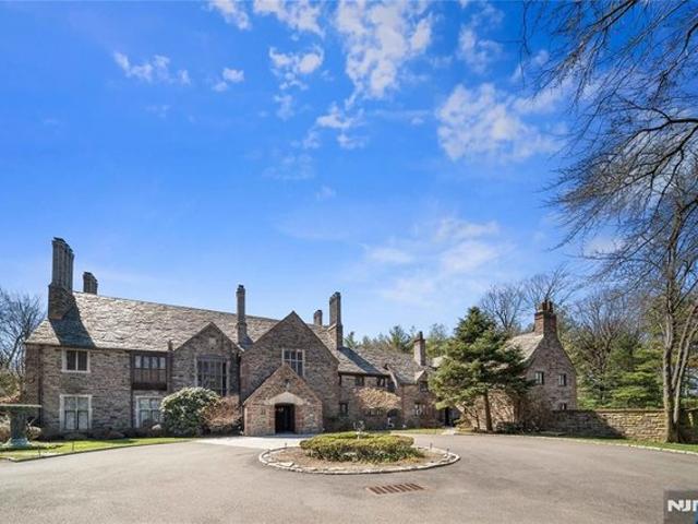 Condo for sale in Tenafly, New Jersey