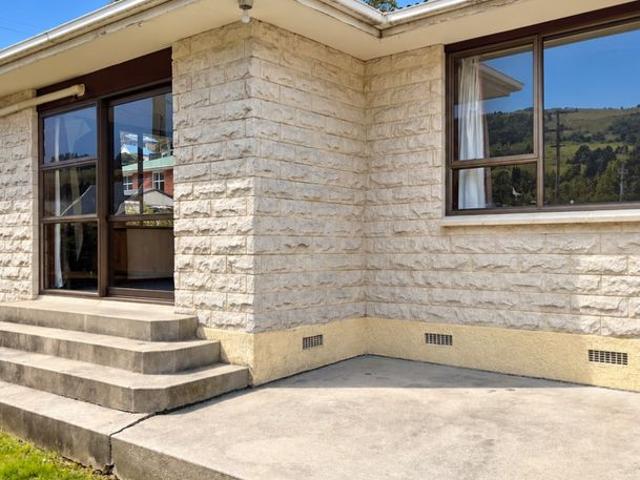House for rent in Otakou