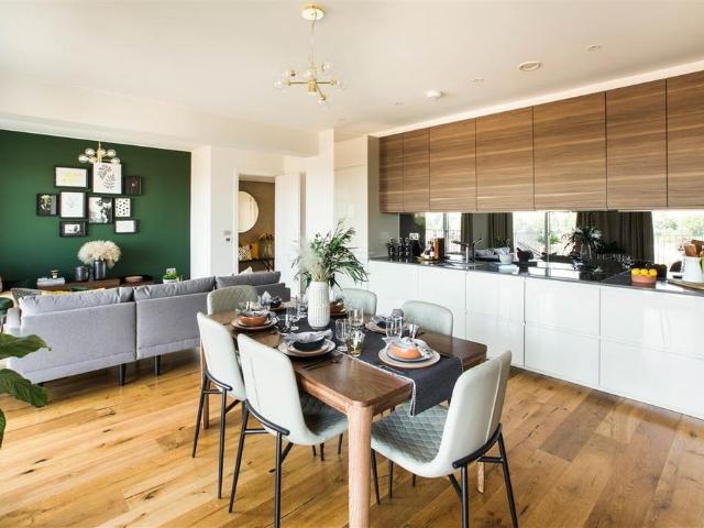 Apartment for rent in Mill Meads, Greater London