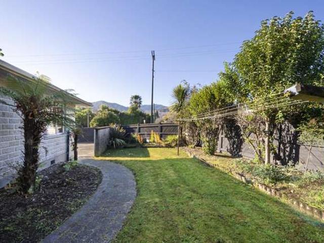 Townhouse for rent in Cable Bay, Nelson Bays