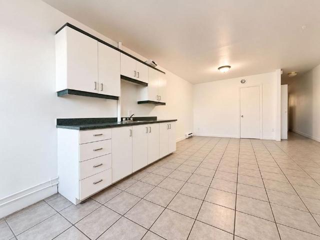 Apartment for rent in Saint-Michel, Montréal