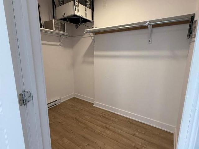 Apartment for rent in Montréal-est, Quebec