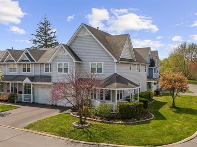 Condo for sale in Bohemia, New York