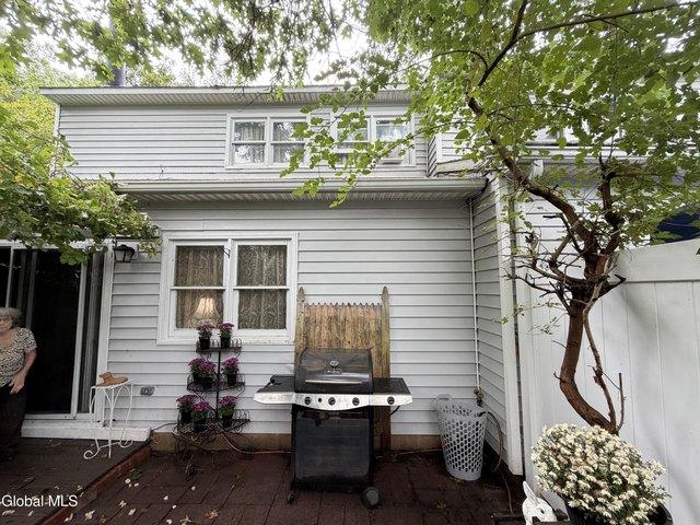 Townhouse for sale in Saratoga, New York