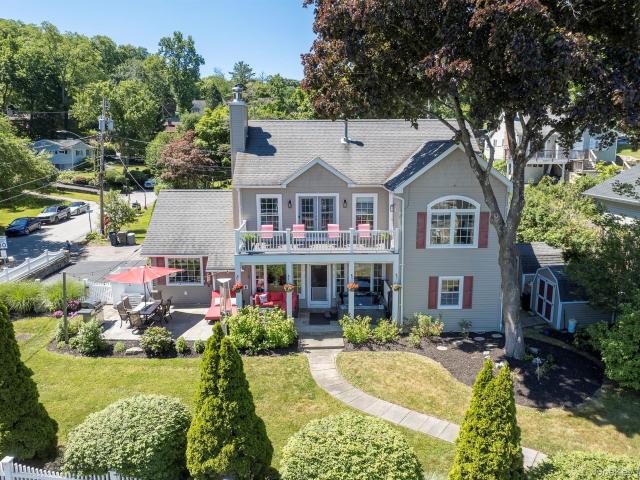 House for sale in Baldwin Place, New York