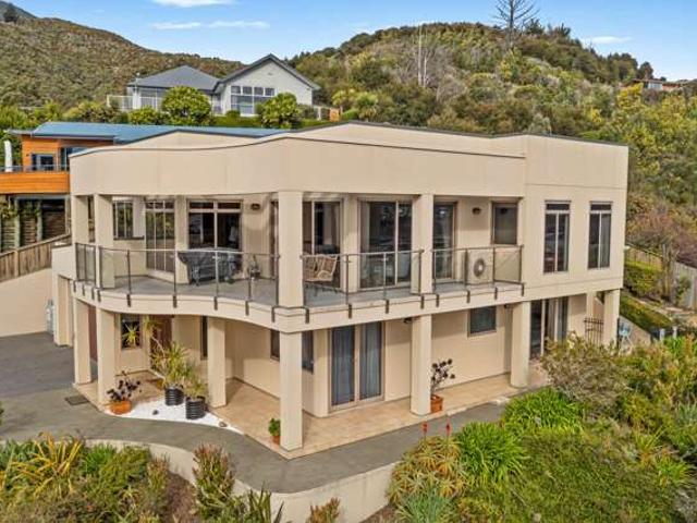 House for sale in Waikawa, Picton