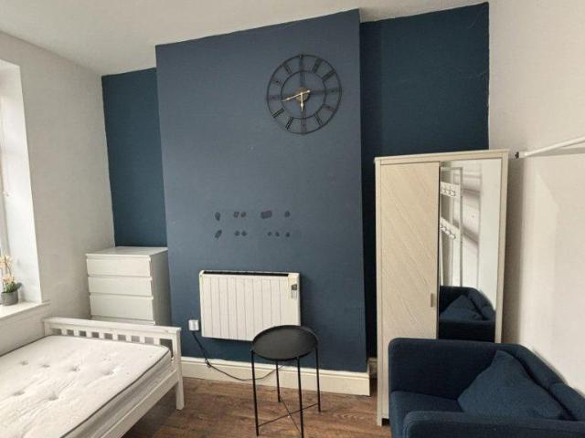 House for rent in New Earth, Oldham